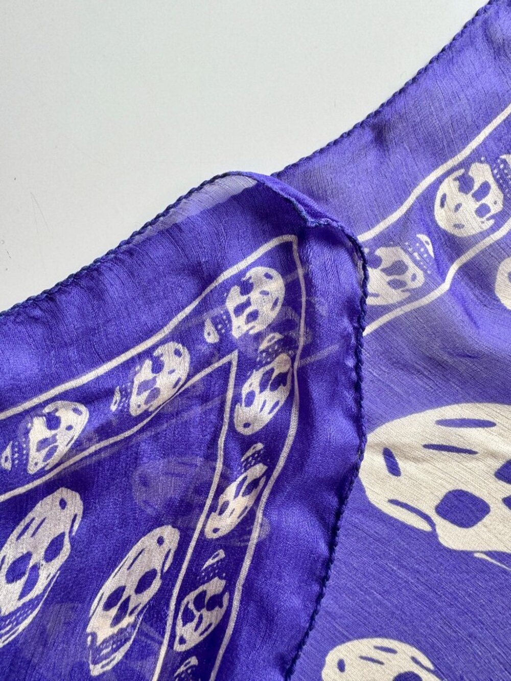 ALEXANDER MCQUEEN Skull Motif Purple Silk Chiffon Large Square Scarf - Picture 10 of 14